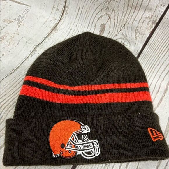 ‼️final must bundle‼️ Cleveland Browns New Era Beanie Hat Knit - Picture 1 of 5